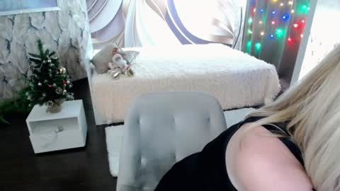 wow_co online show from 12/12/24, 11:25