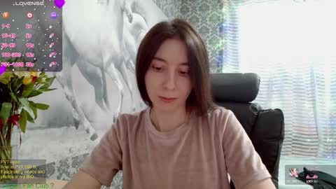 Snapshot of wow_porno_ chatting on 02/16/25, 10:54 Anna  online show from 02/16/25, 10:54