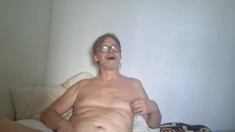 Snapshot of wowzy1 chatting on 04/05/26, 11:02 wowzy1 online show from 04/05/26, 11:02