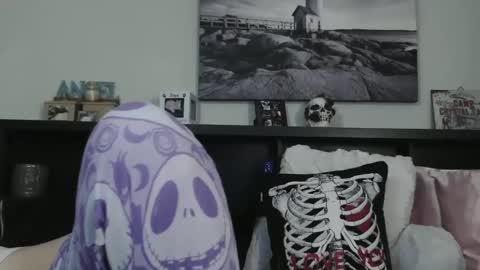 Snapshot of wrenleigh chatting on 02/02/25, 06:58 Crystal Lake online show from 02/02/25, 06:58