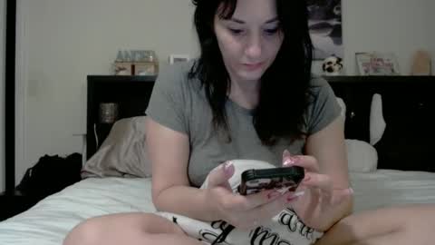 Snapshot of wrenleigh chatting on 10/03/25, 08:00 Crystal Lake online show from 10/03/25, 08:00