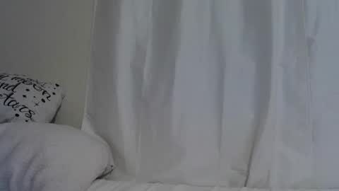 Snapshot of wrenleigh chatting on 10/19/25, 11:27 Crystal Lake online show from 10/19/25, 11:27