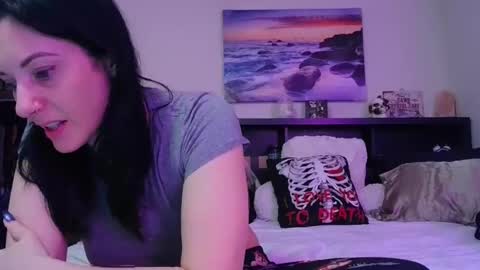 Snapshot of wrenleigh chatting on 12/02/25, 07:57 Crystal Lake online show from 12/02/25, 07:57