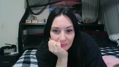 Snapshot of wrenleigh chatting on 01/13/26, 06:08 Crystal Lake online show from 01/13/26, 06:08