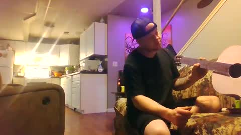 Snapshot of wundrsword33 chatting on 02/14/25, 04:26 BONER DONOR online show from 02/14/25, 04:26