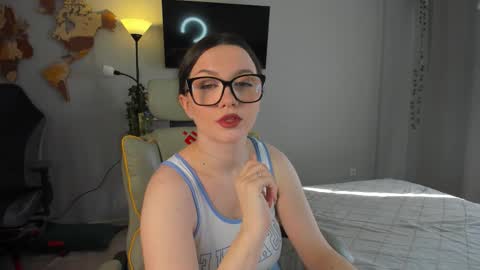 Snapshot of wwow_meow chatting on 03/15/26, 07:47 Eric and Christine 3 online show from 03/15/26, 07:47