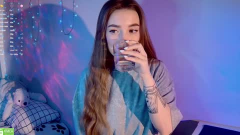 Snapshot of wxiuixw chatting on 12/07/24, 05:48 Sonya online show from 12/07/24, 05:48