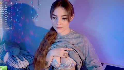 Snapshot of wxiuixw chatting on 12/08/24, 01:13 Sonya online show from 12/08/24, 01:13