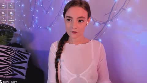 Snapshot of wxiuixw chatting on 10/08/25, 12:14 Sonya online show from 10/08/25, 12:14