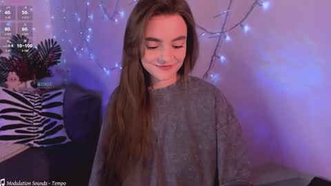 Snapshot of wxiuixw chatting on 10/31/25, 10:11 Sonya online show from 10/31/25, 10:11