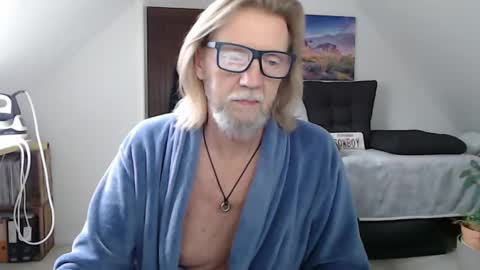 Snapshot of wyattearp64 chatting on 12/18/24, 12:18 WyattEarp64 online show from 12/18/24, 12:18