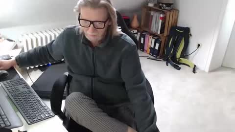 WyattEarp64 online show from 12/01/25, 09:36