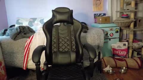 Wyatt online show from 10/23/25, 07:56