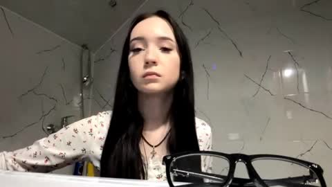 Snapshot of wynellmchorse chatting on 04/07/26, 01:00 Kate online show from 04/07/26, 01:00