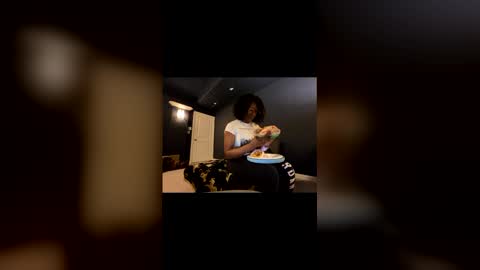 Snapshot of wynterheat chatting on 04/04/26, 04:55 Wynter Heat online show from 04/04/26, 04:55