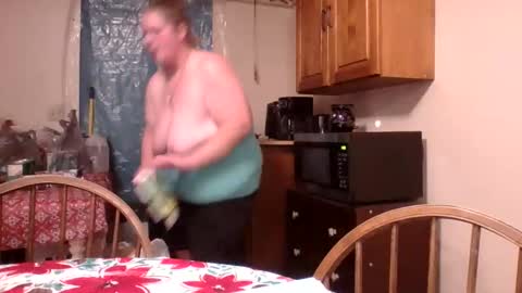 Snapshot of x0_jade chatting on 11/27/25, 04:25 x0_jade online show from 11/27/25, 04:25