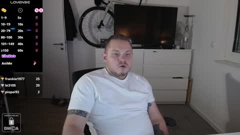 Snapshot of x19marco93x chatting on 12/25/24, 09:33 x19marco93x online show from 12/25/24, 09:33