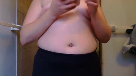 Snapshot of x2kayx2 chatting on 11/22/25, 08:08 x2kayx2 online show from 11/22/25, 08:08