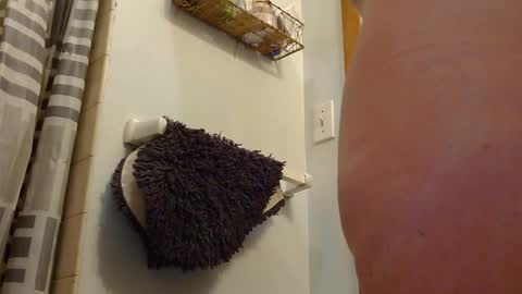 Snapshot of x2kayx2 chatting on 11/25/25, 10:59 x2kayx2 online show from 11/25/25, 10:59