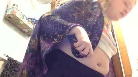 Snapshot of x2kayx2 chatting on 12/01/25, 11:48 x2kayx2 online show from 12/01/25, 11:48