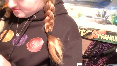 Snapshot of x2kayx2 chatting on 01/19/26, 06:06 x2kayx2 online show from 01/19/26, 06:06