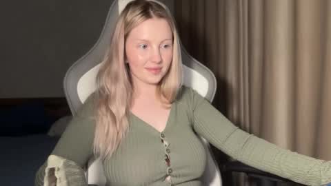 eva online show from 11/10/25, 03:22