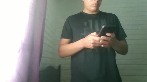 Snapshot of x_andrescam chatting on 12/30/24, 08:04 x_andrescam online show from 12/30/24, 08:04