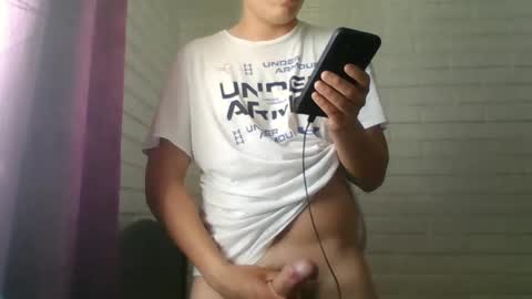 Snapshot of x_andrescam chatting on 11/17/25, 07:41 x_andrescam online show from 11/17/25, 07:41