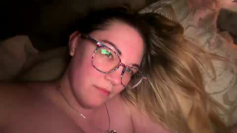 Snapshot of x_dreamgirl_x chatting on 04/08/26, 06:57 Mariah online show from 04/08/26, 06:57