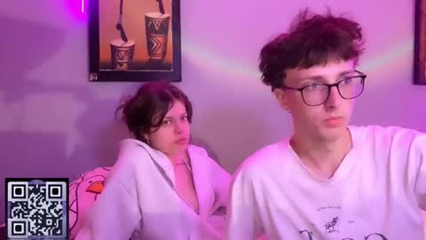 Snapshot of x_files_t chatting on 09/17/25, 05:09 Philipp and Este online show from 09/17/25, 05:09