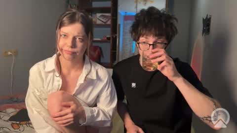 Snapshot of x_files_t chatting on 01/14/26, 08:25 Philipp and Este online show from 01/14/26, 08:25