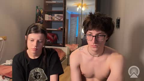 Snapshot of x_files_t chatting on 01/16/26, 09:08 Philipp and Este online show from 01/16/26, 09:08