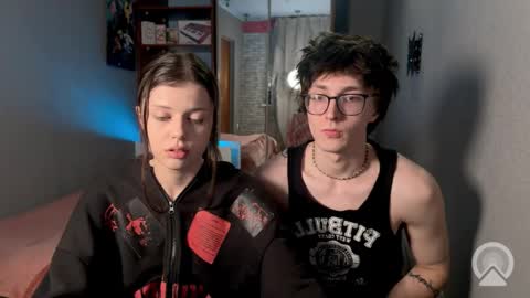 Snapshot of x_files_t chatting on 01/19/26, 04:05 Philipp and Este online show from 01/19/26, 04:05