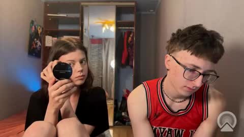 Snapshot of x_files_t chatting on 02/09/26, 05:22 Philipp and Este online show from 02/09/26, 05:22