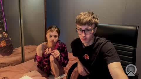 Snapshot of x_files_t chatting on 03/03/26, 12:50 Philipp and Este online show from 03/03/26, 12:50