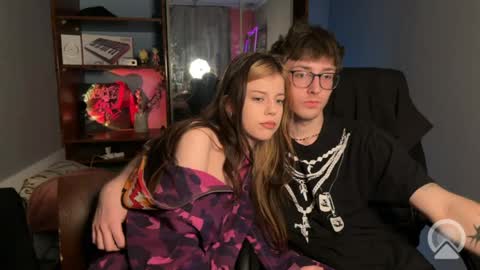 Snapshot of x_files_t chatting on 04/01/26, 10:40 Philipp and Este online show from 04/01/26, 10:40