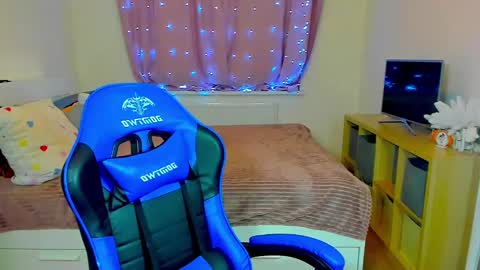 Snapshot of x_jesse_x chatting on 12/27/24, 05:26 Jesse online show from 12/27/24, 05:26