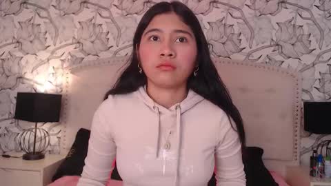 aurora  online show from 11/03/25, 03:30