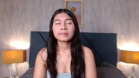 aurora  online show from 11/28/25, 03:20