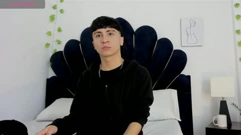 Snapshot of xaandergrey chatting on 12/22/25, 07:11 xaanderGrey online show from 12/22/25, 07:11