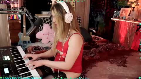 Xaevynne  Sometimes Milla Milla The Cute as a Buttom Brunette     online show from 02/15/25, 08:00