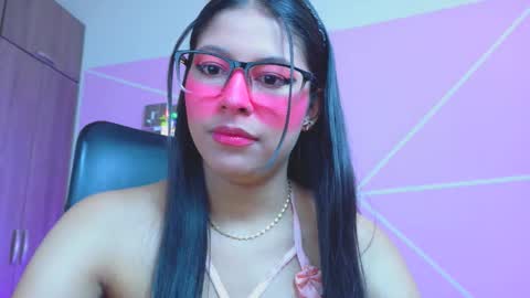 Snapshot of xallysonx_ chatting on 05/04/26, 12:01 XALLYSONX online show from 05/04/26, 12:01