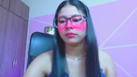 Snapshot of xallysonx_ chatting on 05/05/26, 12:02 XALLYSONX online show from 05/05/26, 12:02