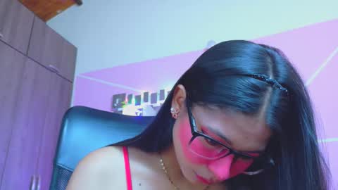 Snapshot of xallysonx_ chatting on 05/07/26, 11:37 XALLYSONX online show from 05/07/26, 11:37