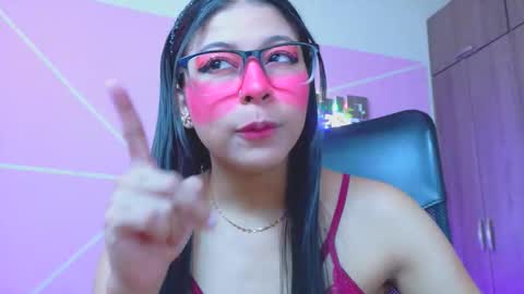 Snapshot of xallysonx_ chatting on 05/17/26, 11:50 XALLYSONX online show from 05/17/26, 11:50