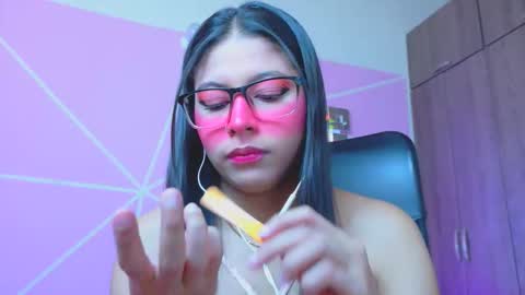 Snapshot of xallysonx_ chatting on 05/27/26, 11:51 XALLYSONX online show from 05/27/26, 11:51