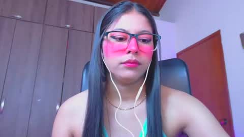 Snapshot of xallysonx_ chatting on 06/17/26, 11:45 XALLYSONX online show from 06/17/26, 11:45