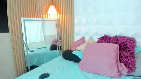 Snapshot of xamabtlee0107 chatting on 09/18/25, 04:36 xamabtlee0107 online show from 09/18/25, 04:36