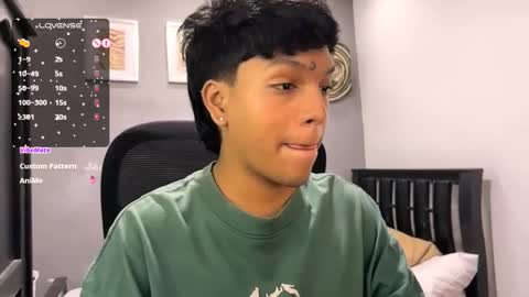 Snapshot of xander_bonnet1 chatting on 02/02/25, 05:37 Xander bonnet online show from 02/02/25, 05:37