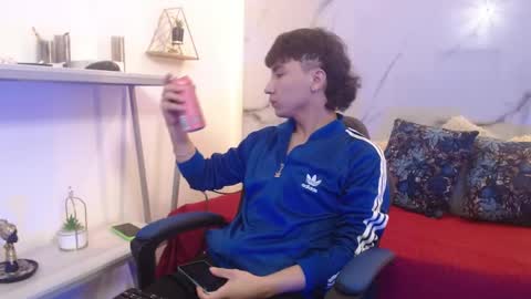 xandergrey8 online show from 04/28/26, 07:08